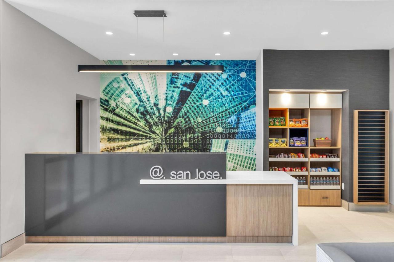 La Quinta Inn & Suites By Wyndham San Jose Airport-Downtown Екстериор снимка