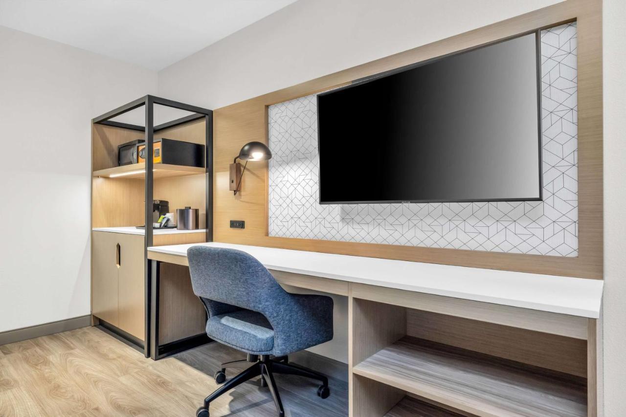 La Quinta Inn & Suites By Wyndham San Jose Airport-Downtown Екстериор снимка