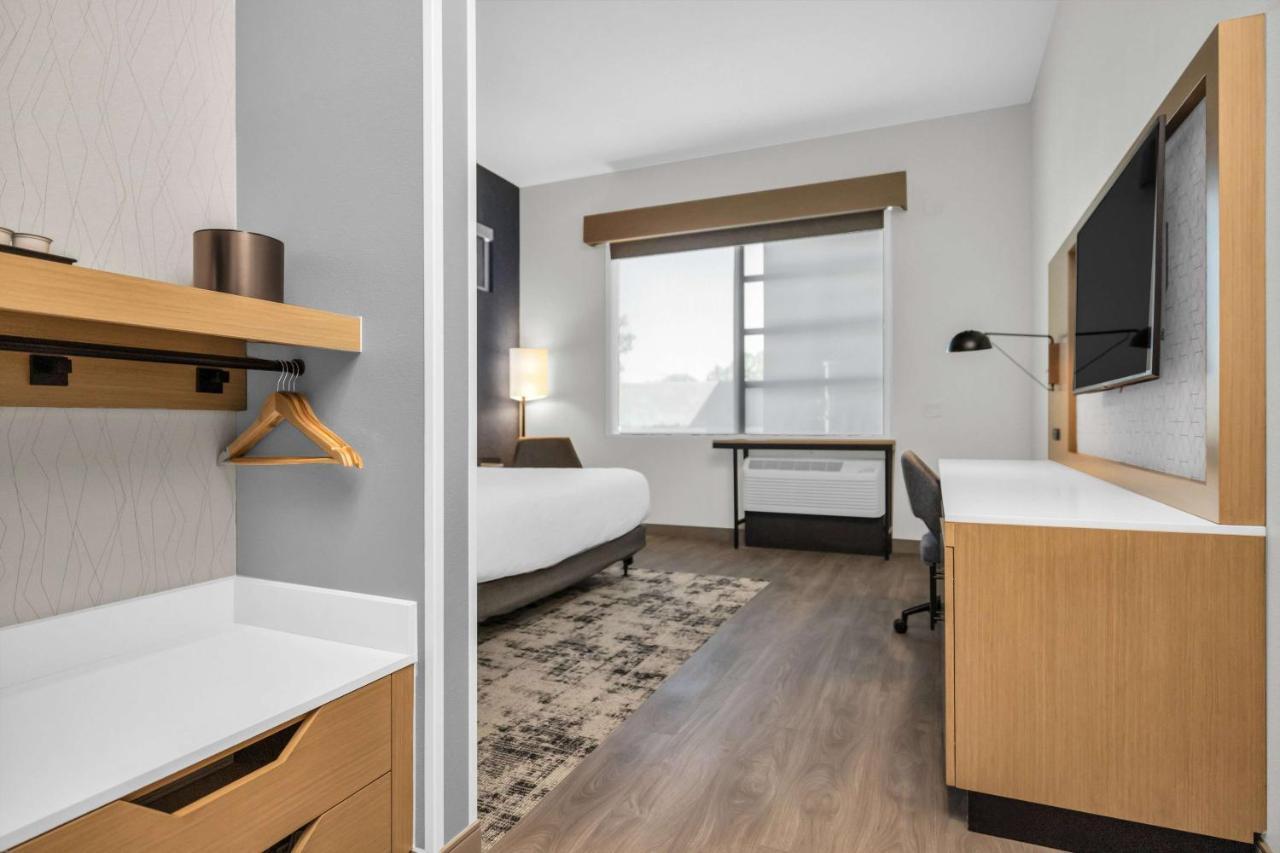 La Quinta Inn & Suites By Wyndham San Jose Airport-Downtown Екстериор снимка