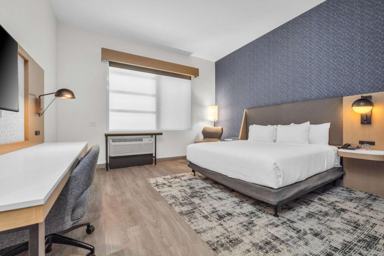 La Quinta Inn & Suites By Wyndham San Jose Airport-Downtown Екстериор снимка