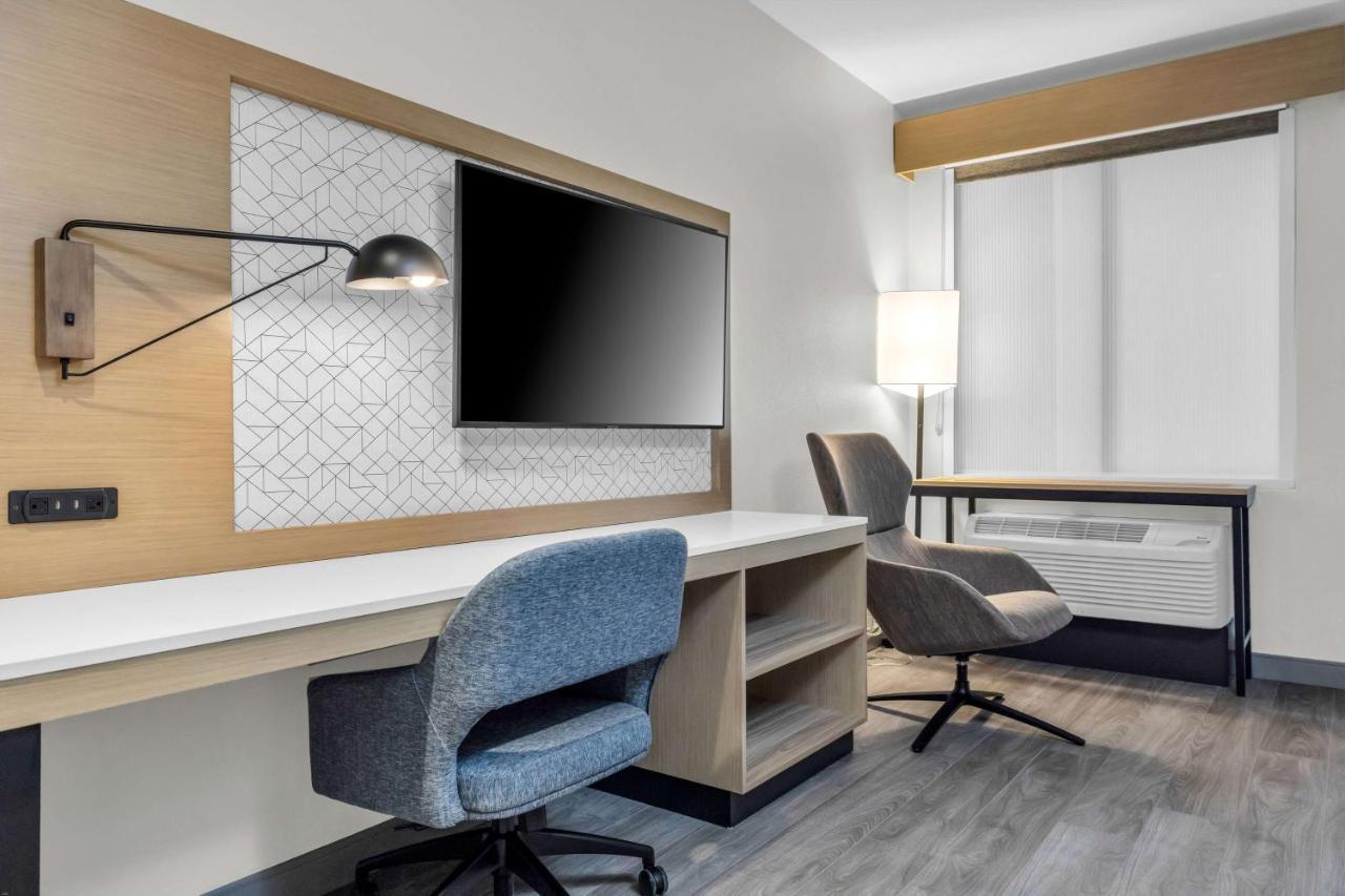 La Quinta Inn & Suites By Wyndham San Jose Airport-Downtown Екстериор снимка