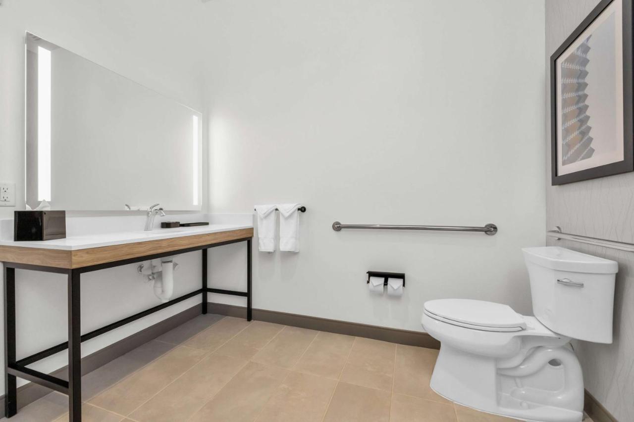 La Quinta Inn & Suites By Wyndham San Jose Airport-Downtown Екстериор снимка