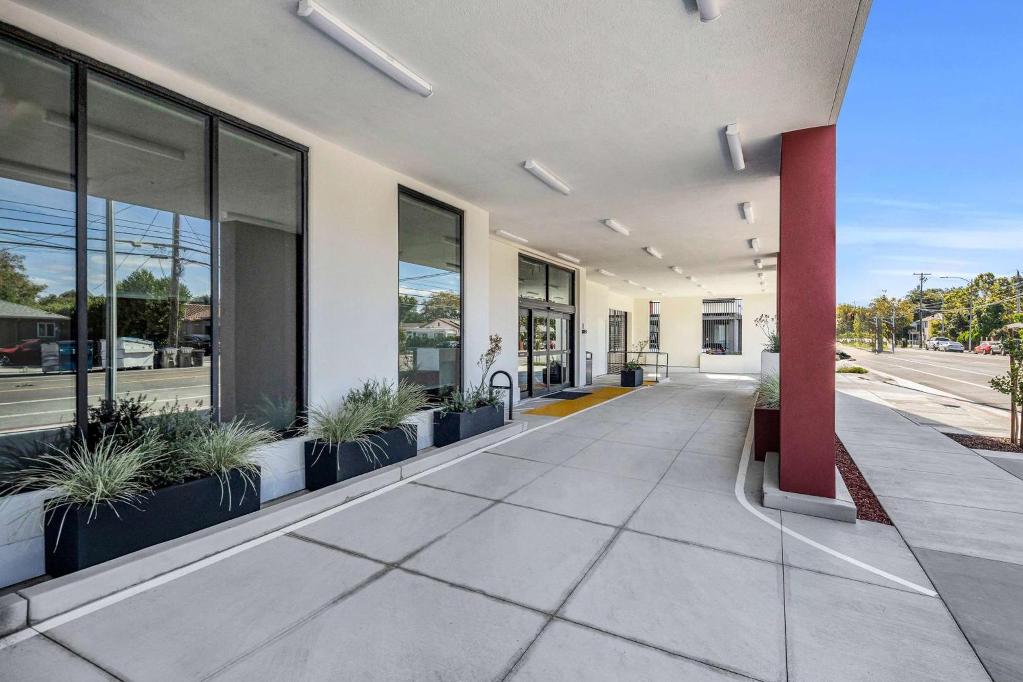 La Quinta Inn & Suites By Wyndham San Jose Airport-Downtown Екстериор снимка