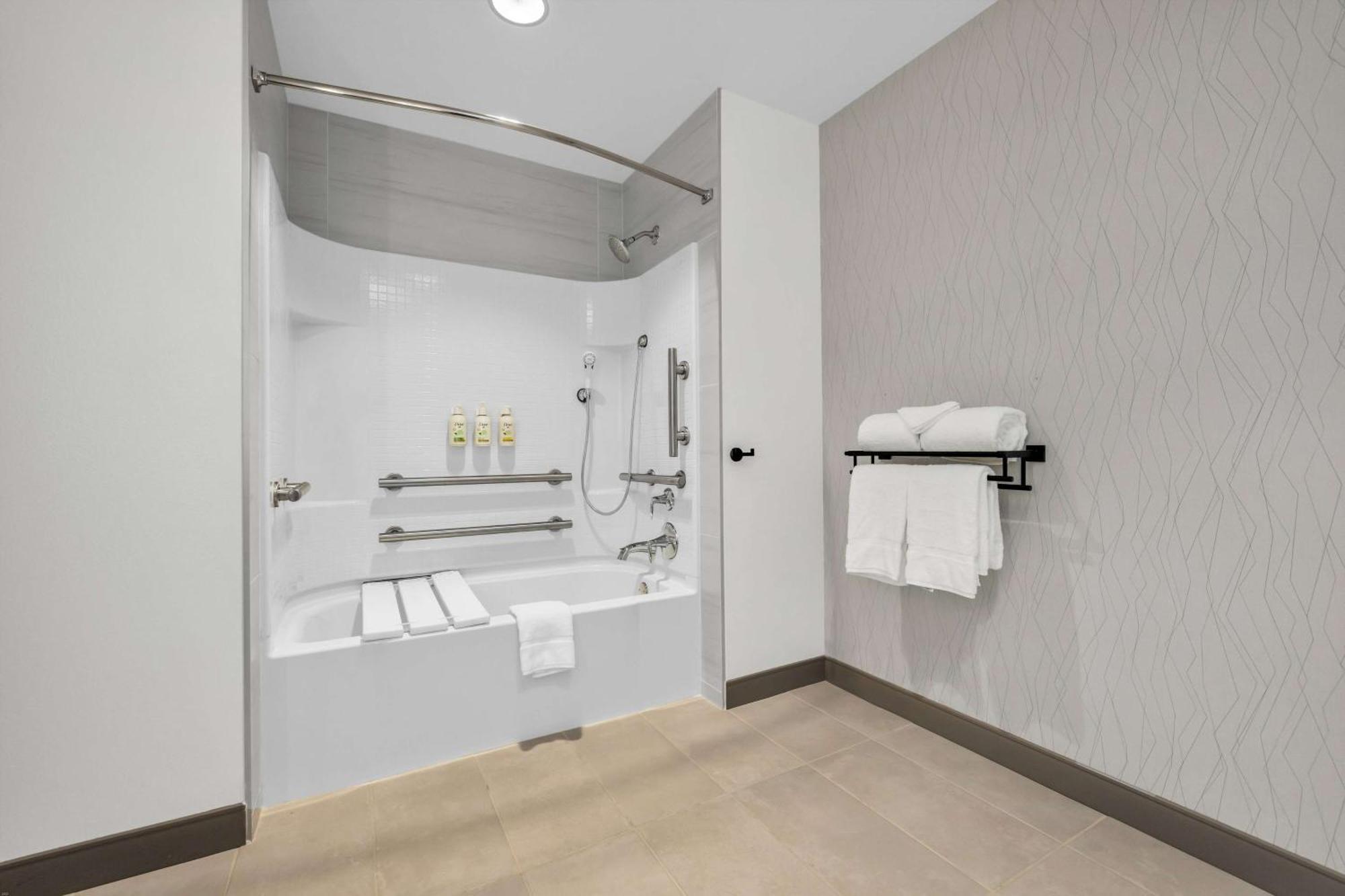 La Quinta Inn & Suites By Wyndham San Jose Airport-Downtown Екстериор снимка
