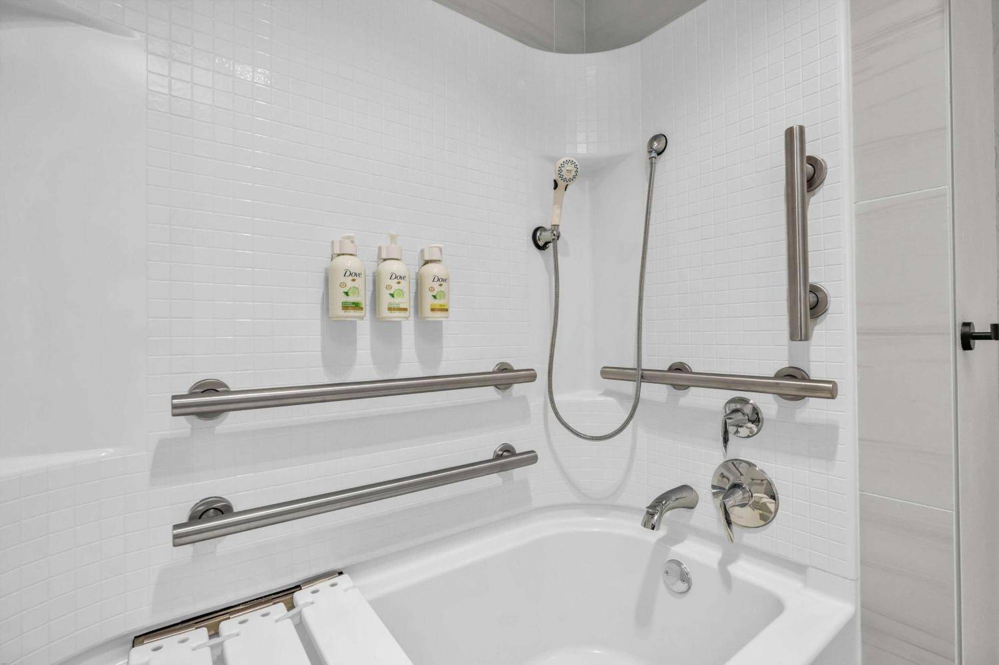 La Quinta Inn & Suites By Wyndham San Jose Airport-Downtown Екстериор снимка