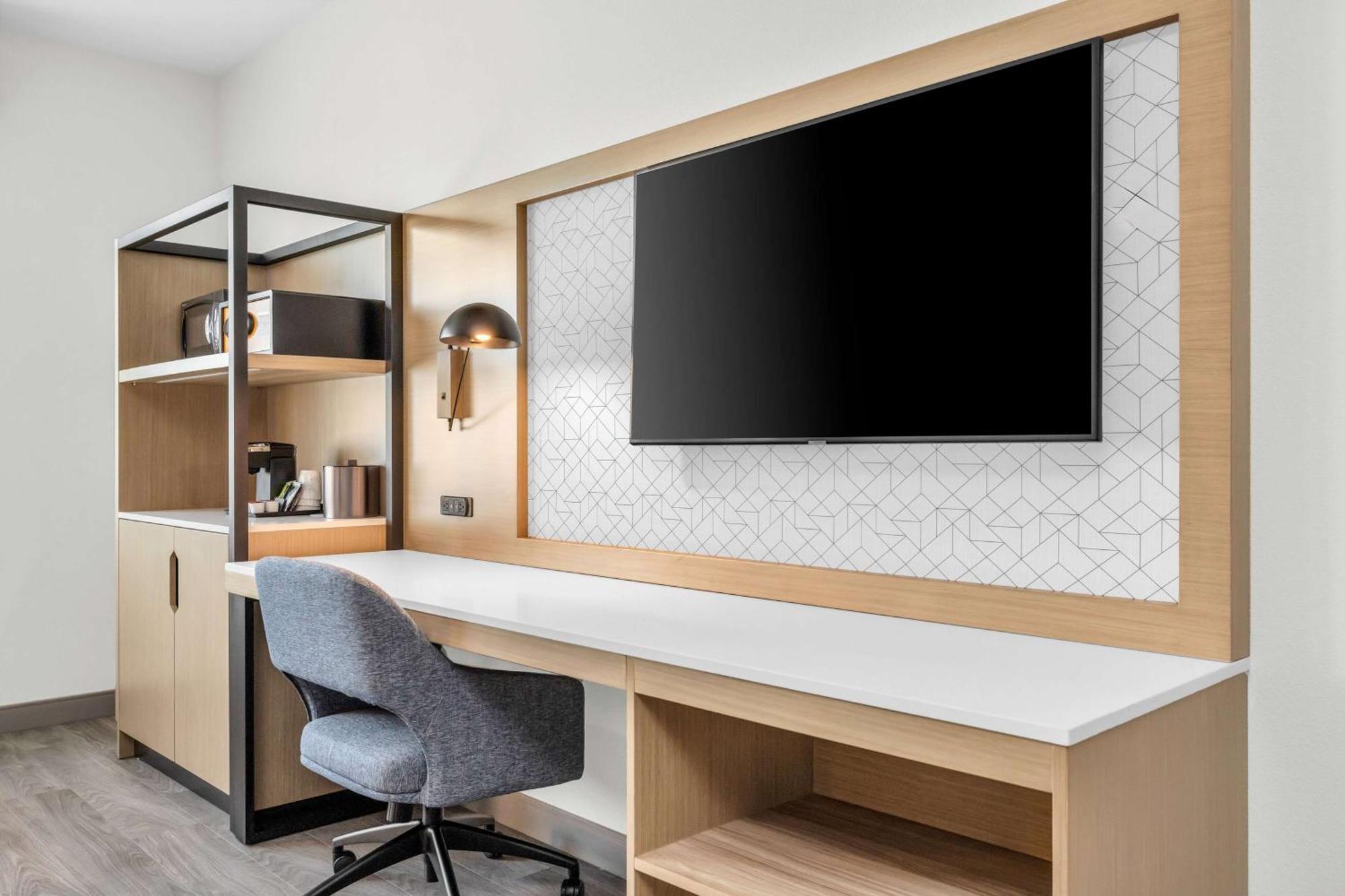 La Quinta Inn & Suites By Wyndham San Jose Airport-Downtown Екстериор снимка