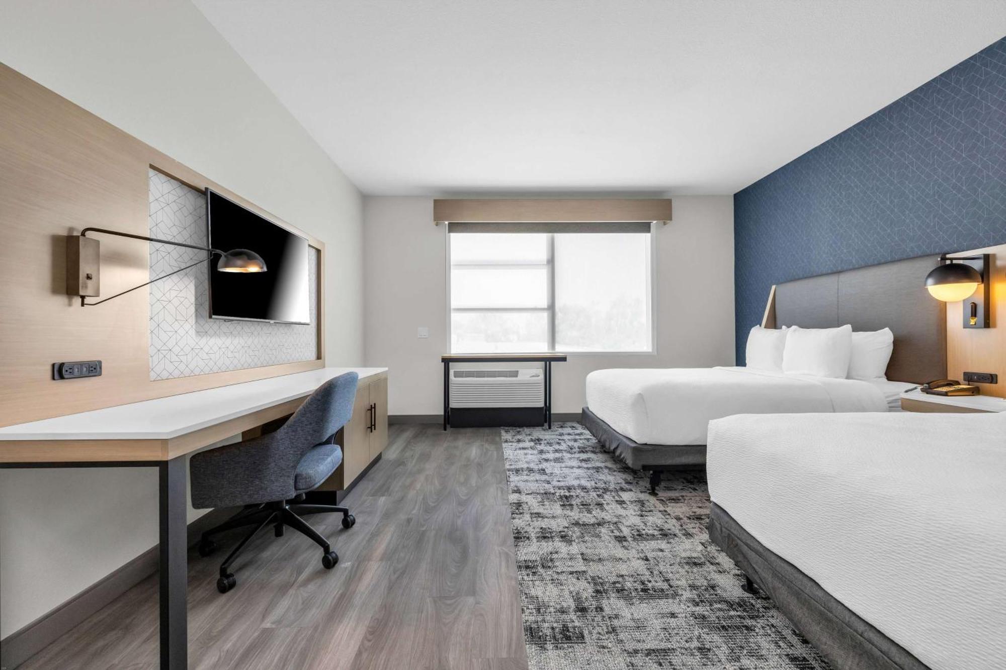 La Quinta Inn & Suites By Wyndham San Jose Airport-Downtown Екстериор снимка