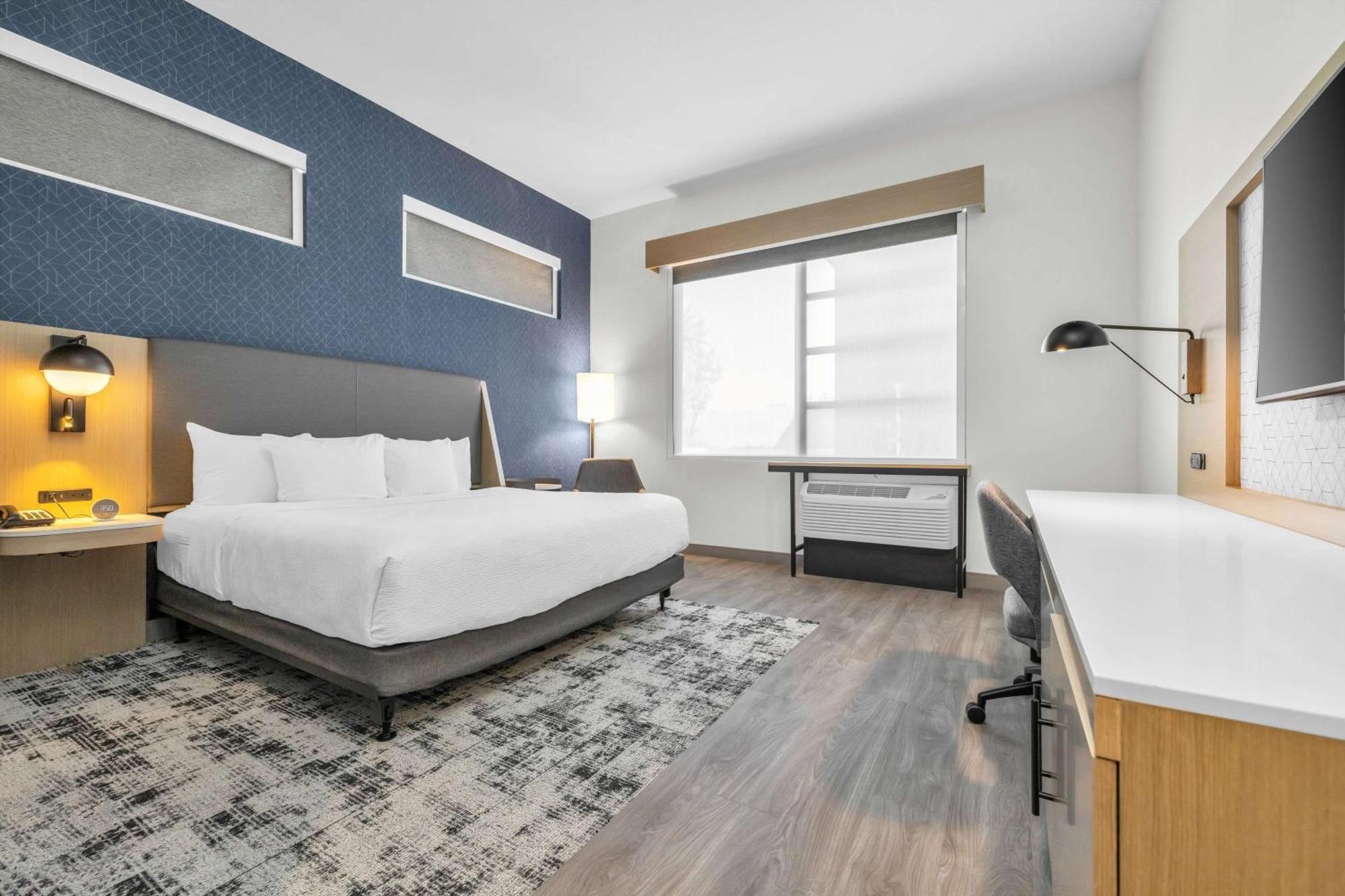 La Quinta Inn & Suites By Wyndham San Jose Airport-Downtown Екстериор снимка