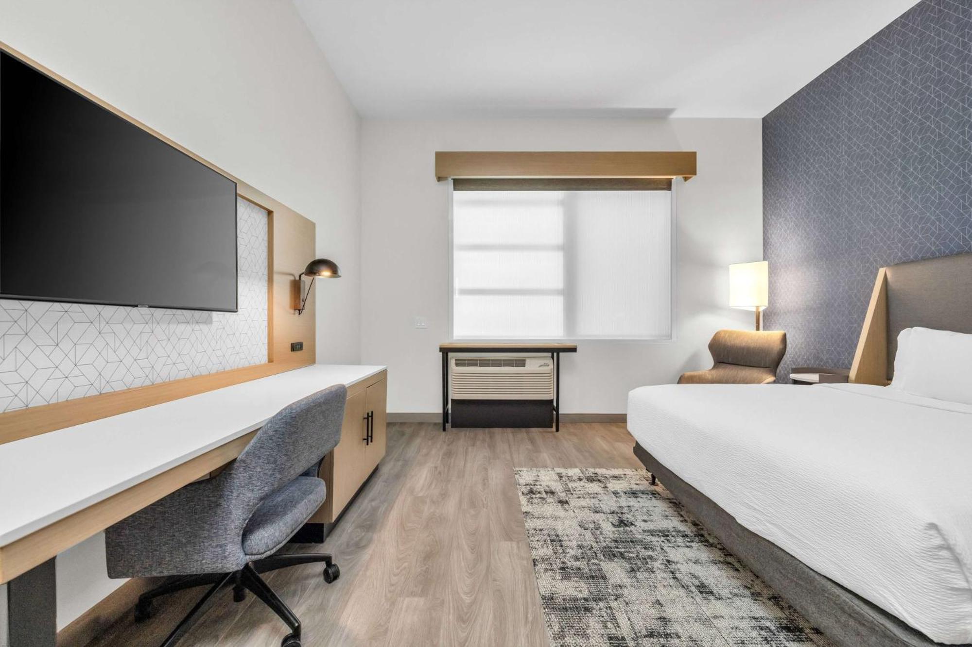 La Quinta Inn & Suites By Wyndham San Jose Airport-Downtown Екстериор снимка
