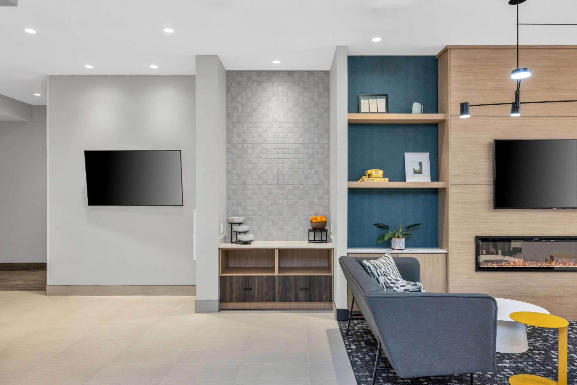 La Quinta Inn & Suites By Wyndham San Jose Airport-Downtown Екстериор снимка